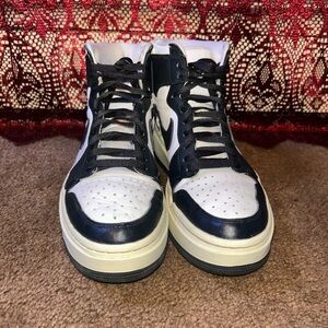 2022
Wmns Air Jordan 1 Elevate High
'White Black'